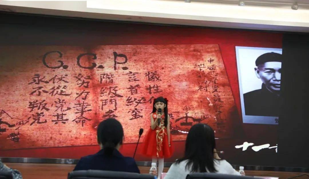 你发现你的男朋友和很多女生搞暧昧，你会不会和他分手？