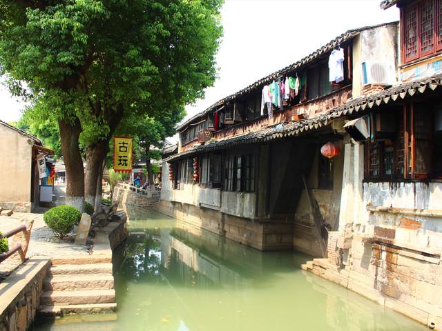 层层恐惧